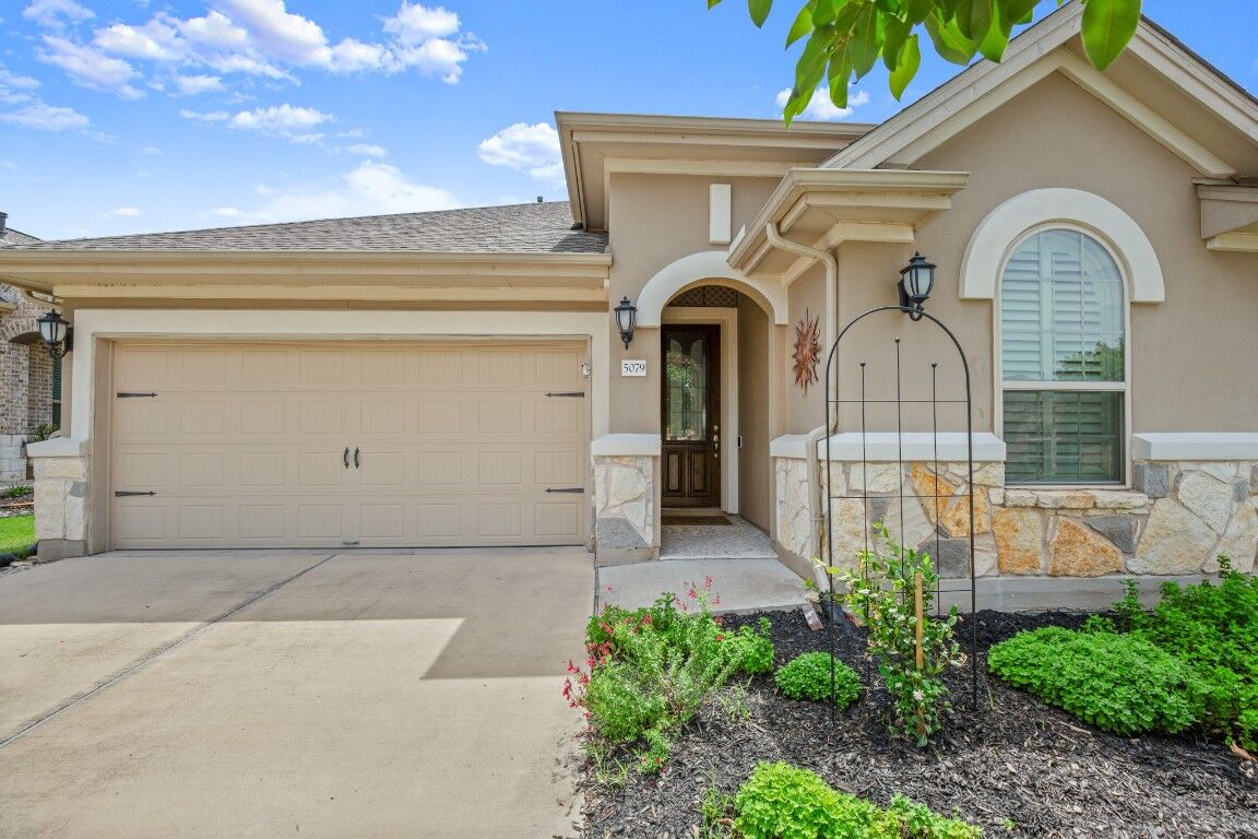 Property Photo:  5079 Lunata Way  TX 78665 