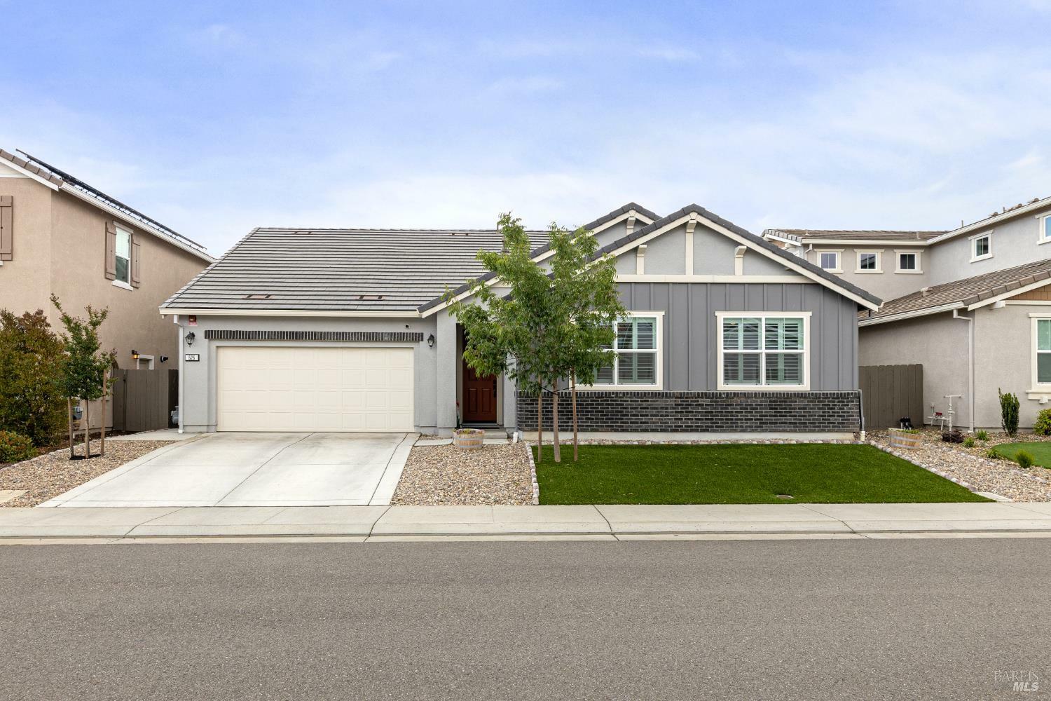 Property Photo: 525 Honeysuckle Drive CA 95687