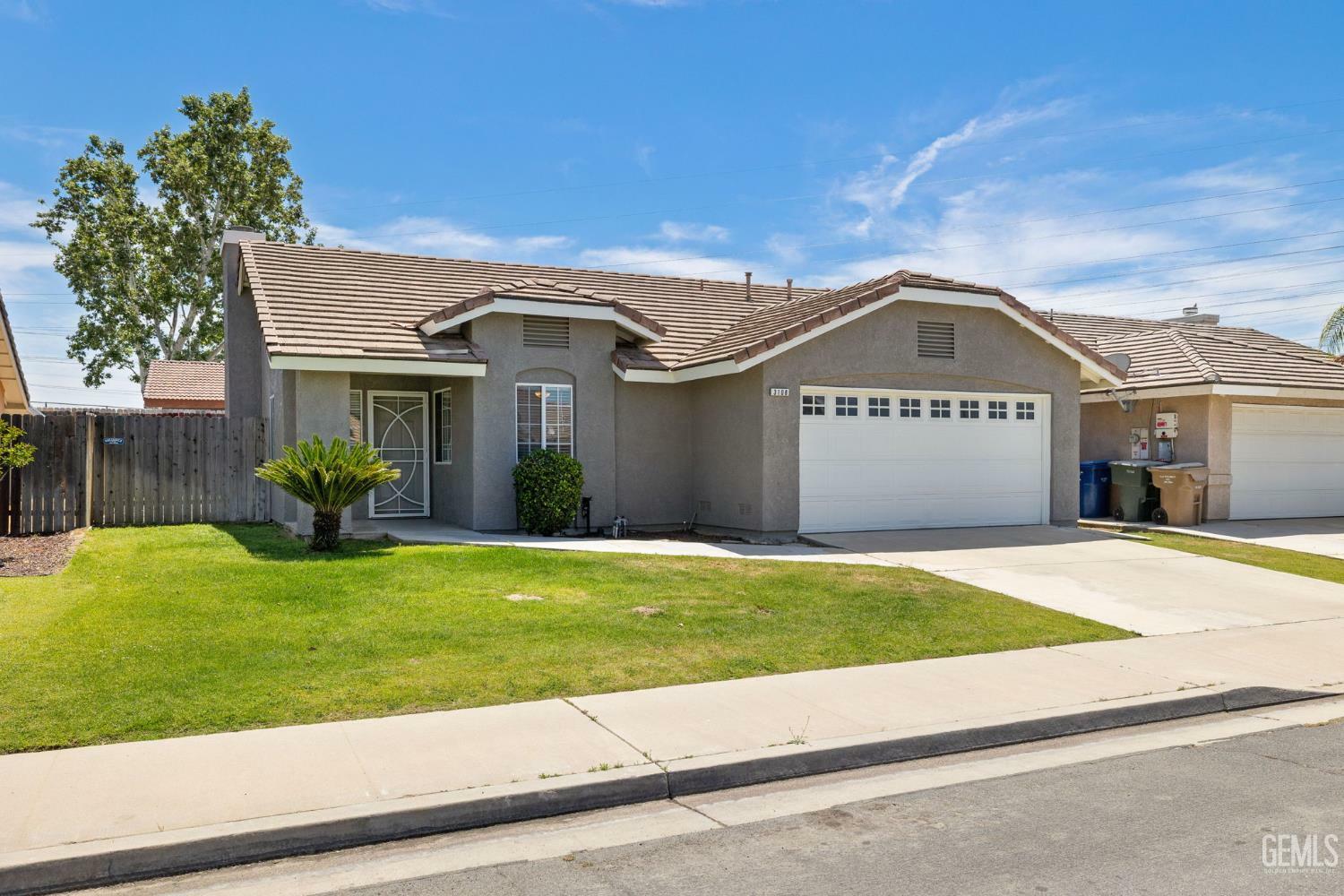 3108 Silver Spur Way  Bakersfield CA 93312 photo