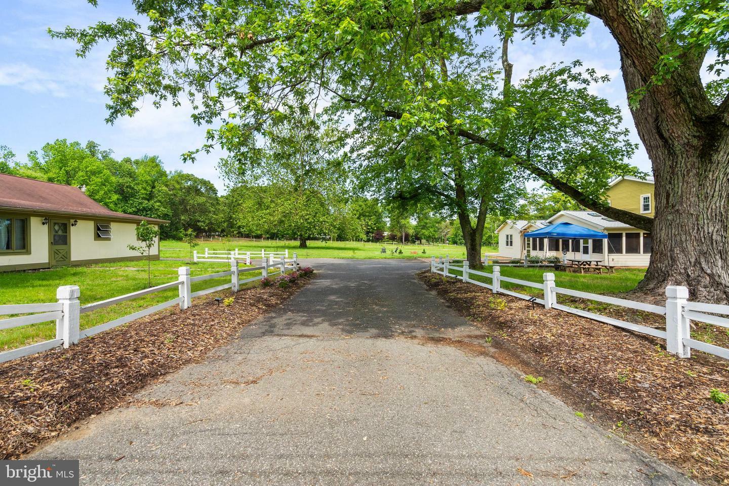 Property Photo: 522 Creek Road NJ 08057