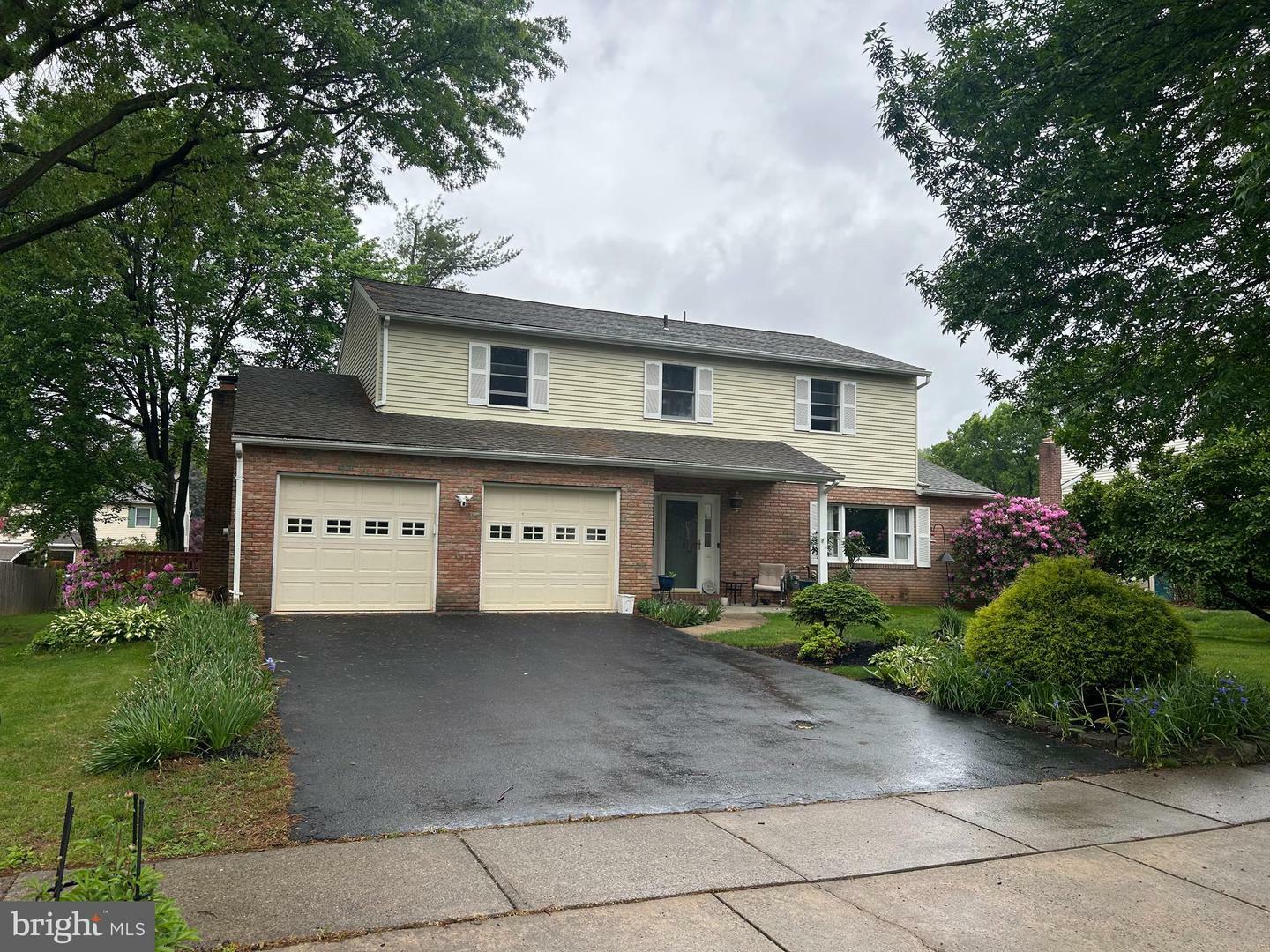 65 S Hampton Drive  Reading PA 19610 photo