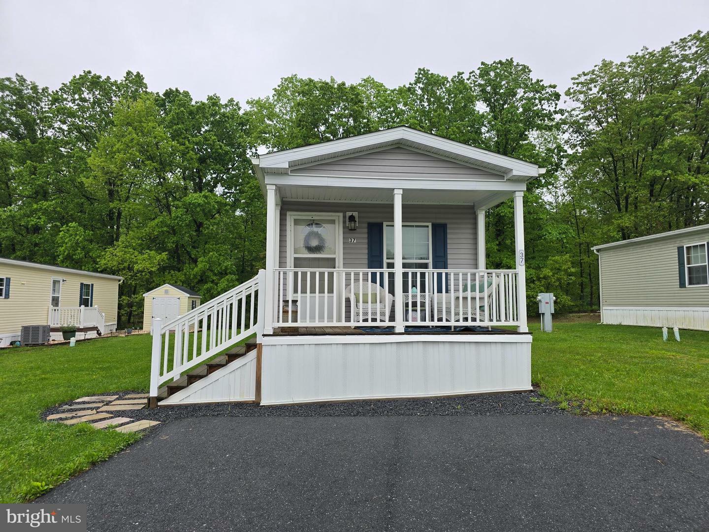 37 Meadowview Drive  New Bloomfield PA 17068 photo