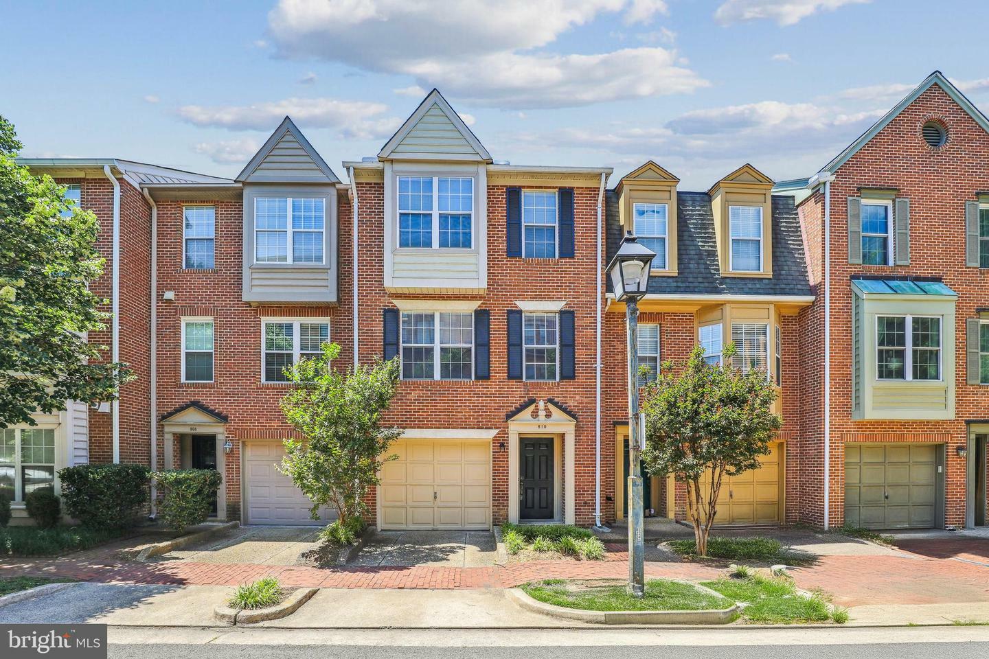 810 N Fayette Street  Alexandria VA 22314 photo