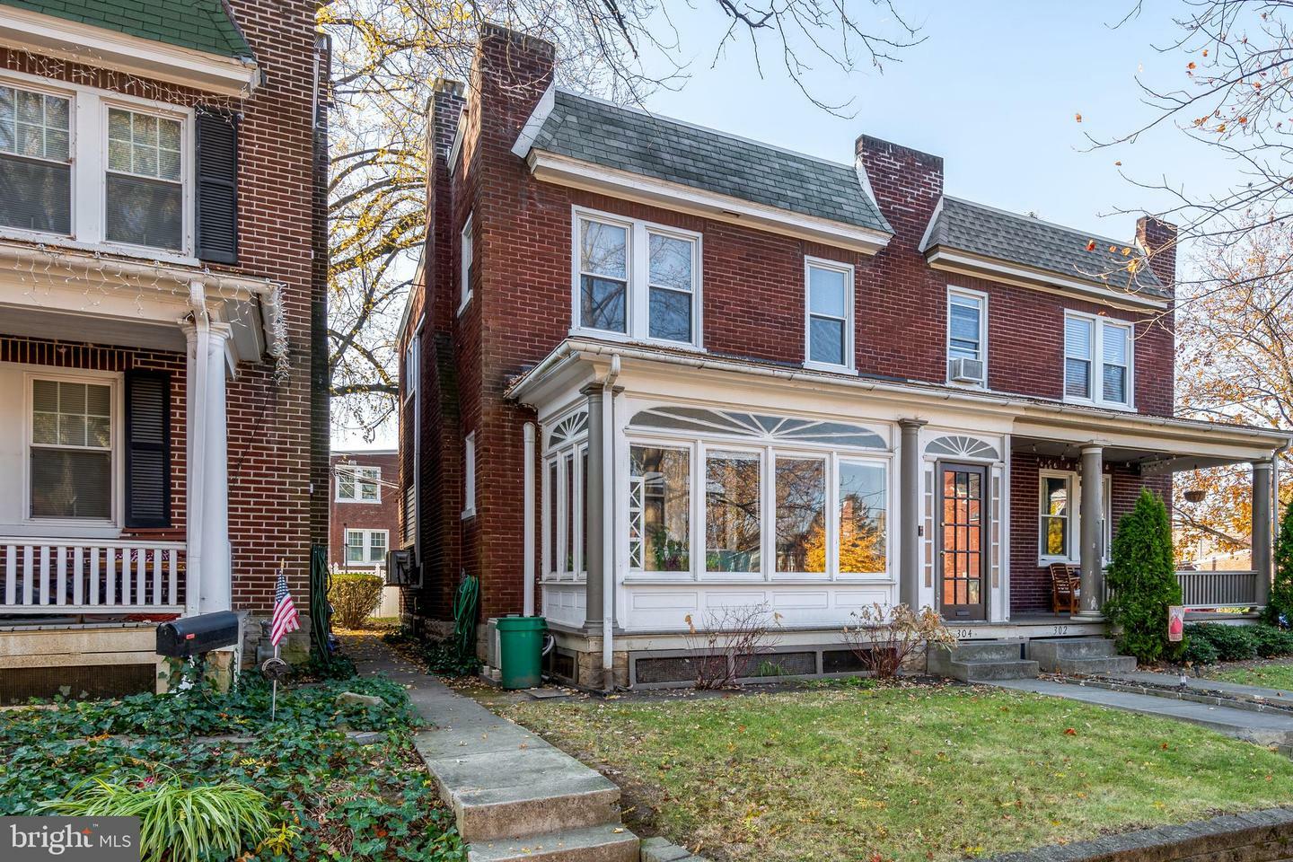 Property Photo: 304 Pearl Street PA 17603