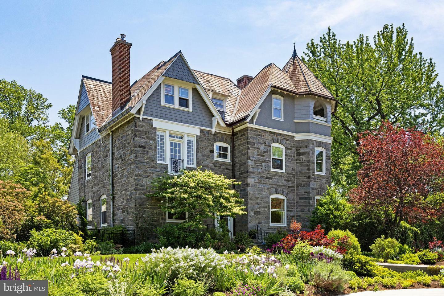 Property Photo: 246 W Evergreen Avenue PA 19118