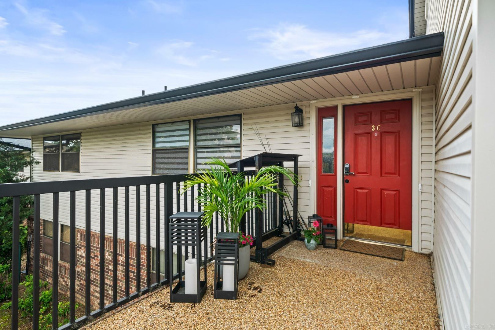 Property Photo: 5371 Central Avenue, Unit 3C AR 71913