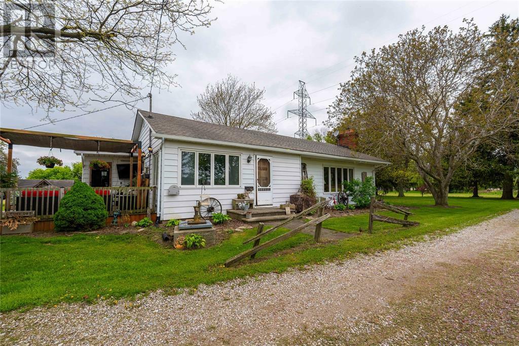 Photo de la propriété:  6441 Moore Street  ON N0N 1A0 