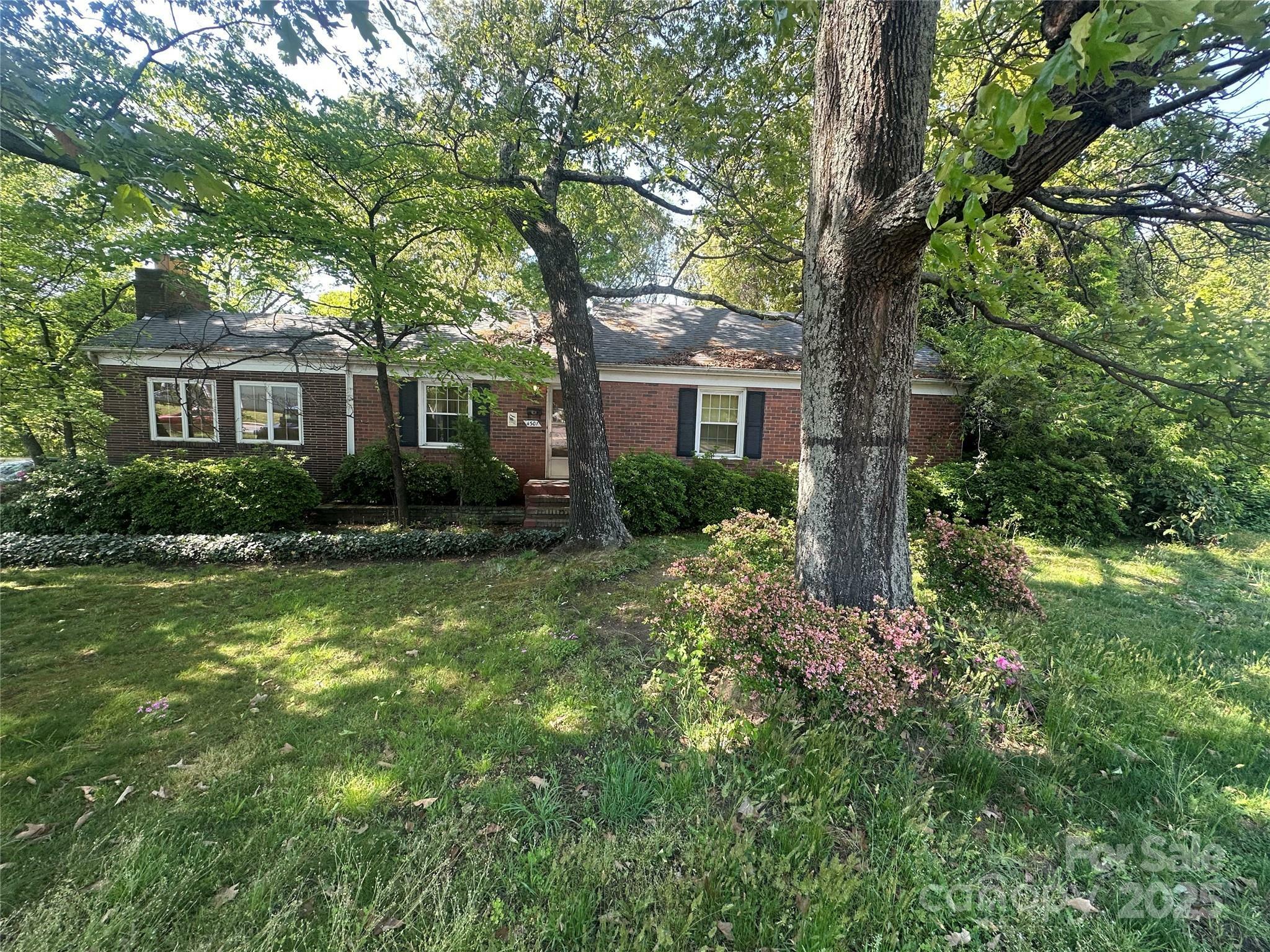 Property Photo: 4301 The Plaza NC 28205