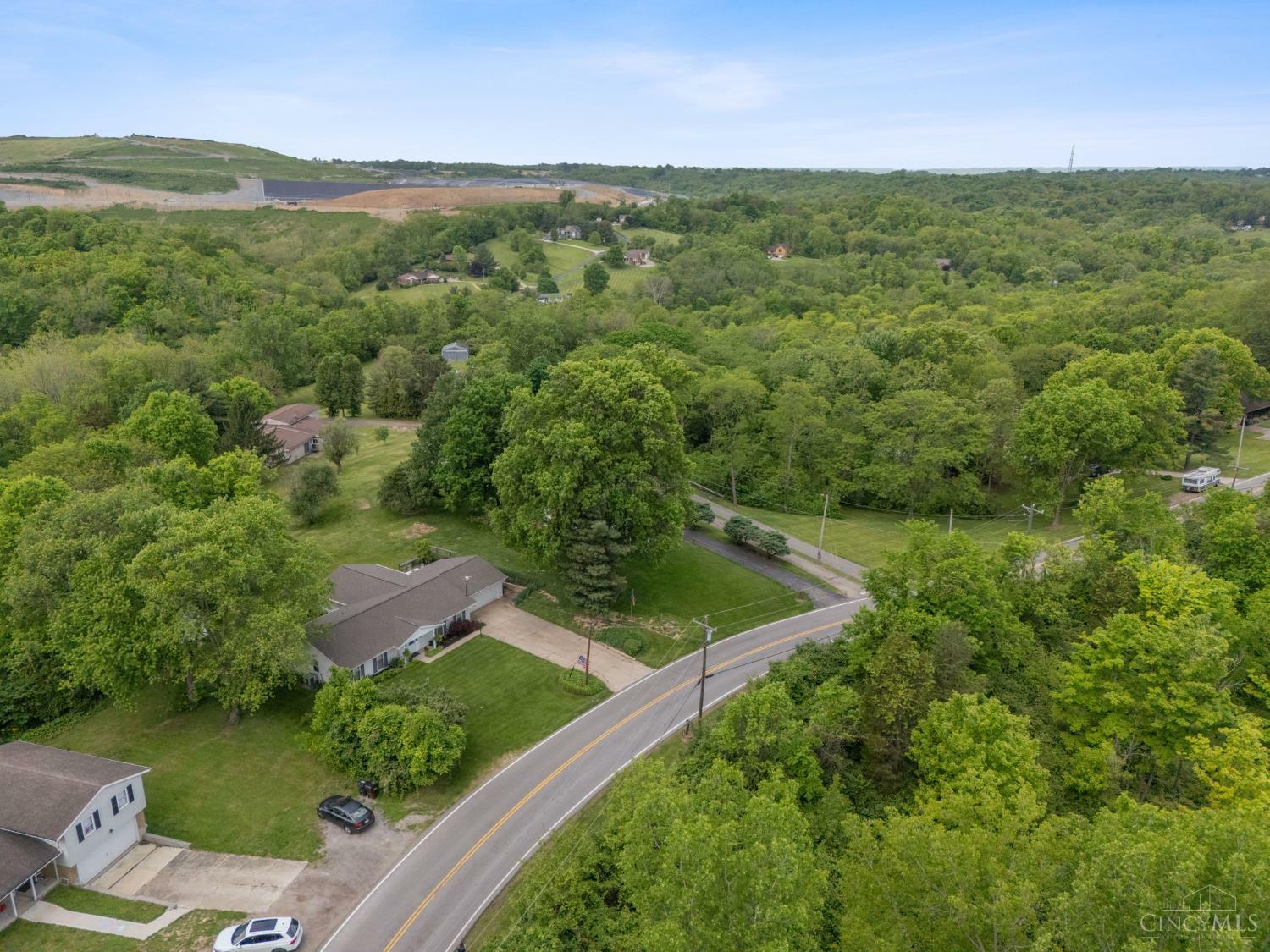 Property Photo: 3249 Crest Road OH 45251