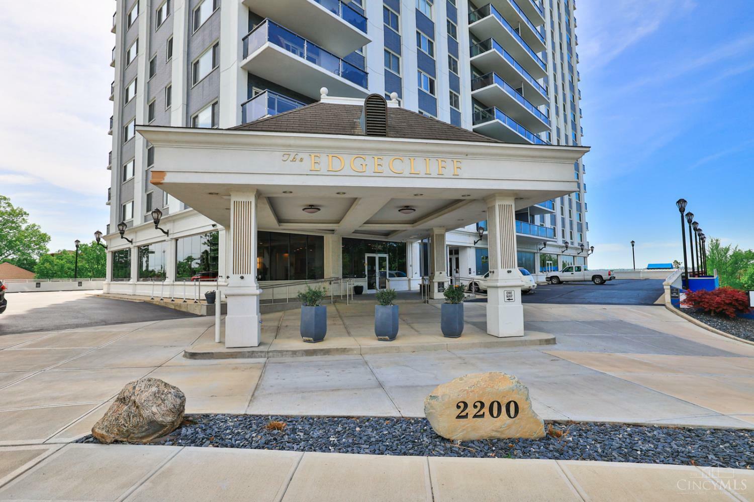 Property Photo: 2200 Victory Parkway OH 45206