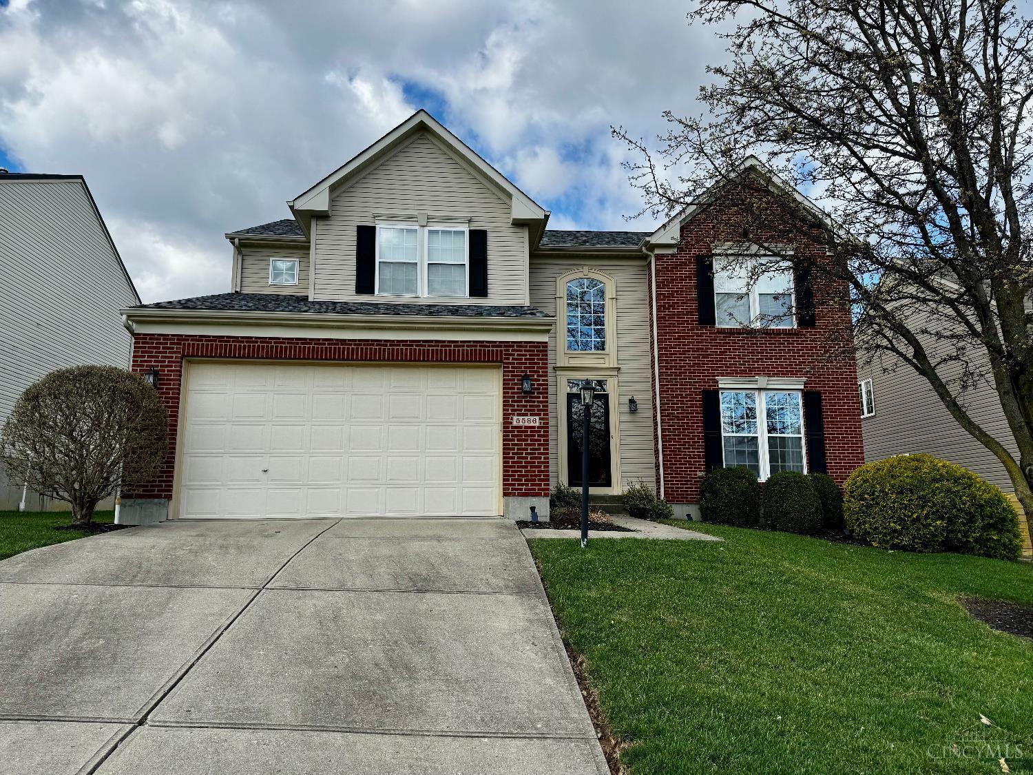 Property Photo: 5586 Gwendolyn Ridge OH 45238