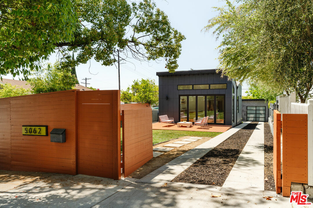 5062 Coringa Dr  Los Angeles CA 90042 photo