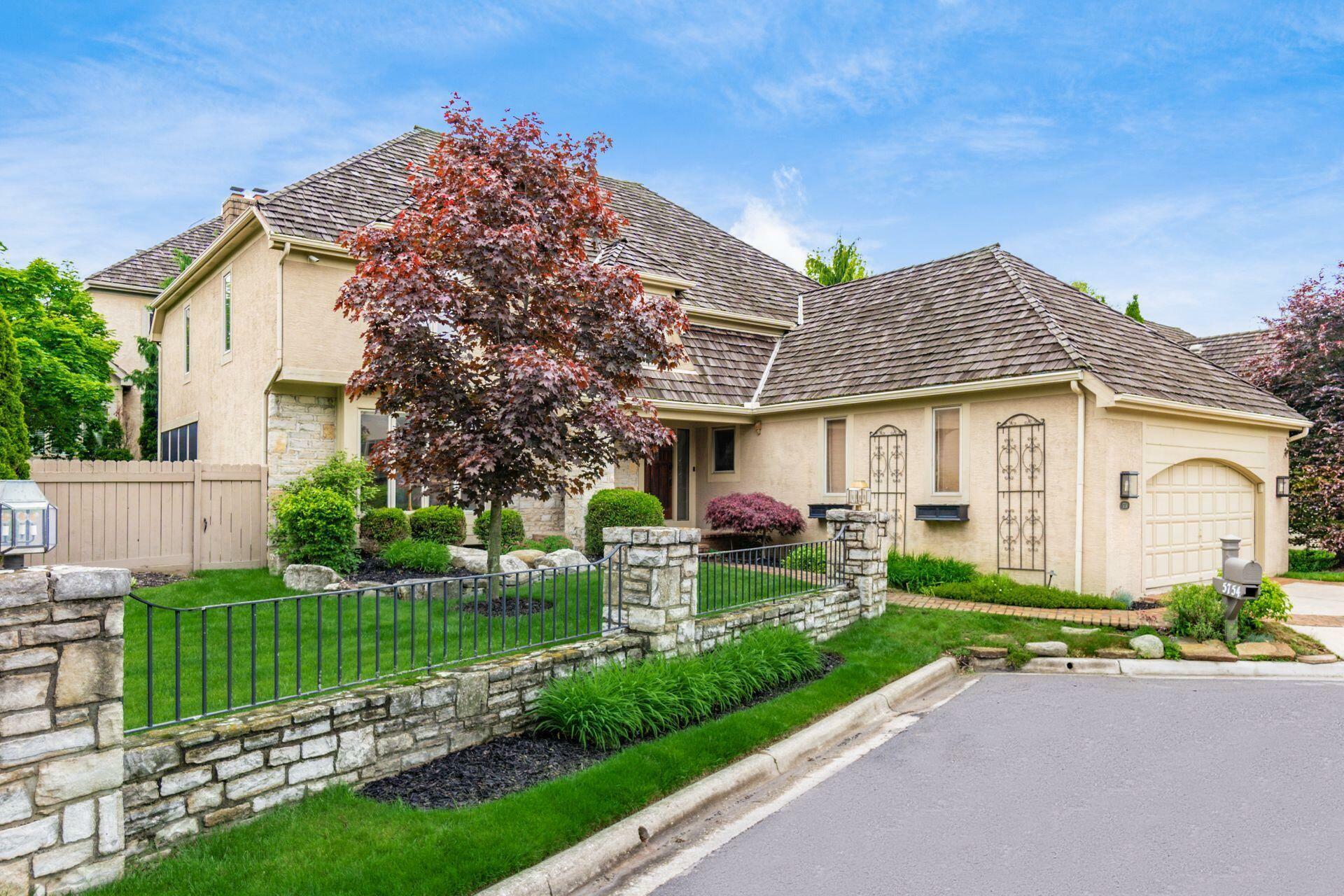 Property Photo: 5754 N Loch Maree N Court OH 43017