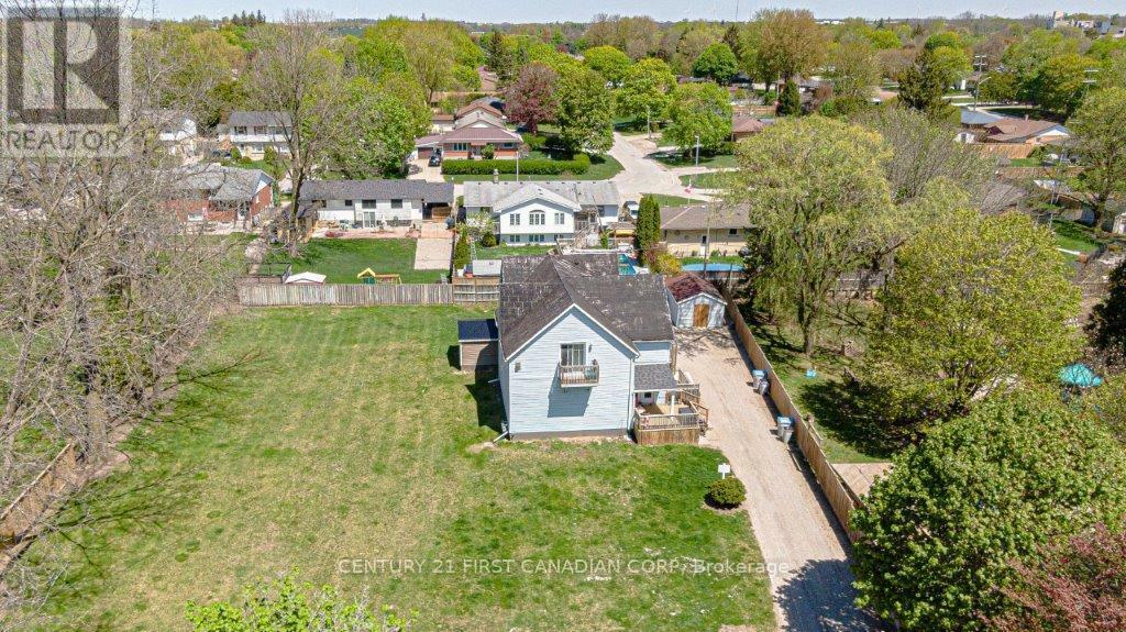 Photo de la propriété: 431 Albert Street ON N7G 1W8
