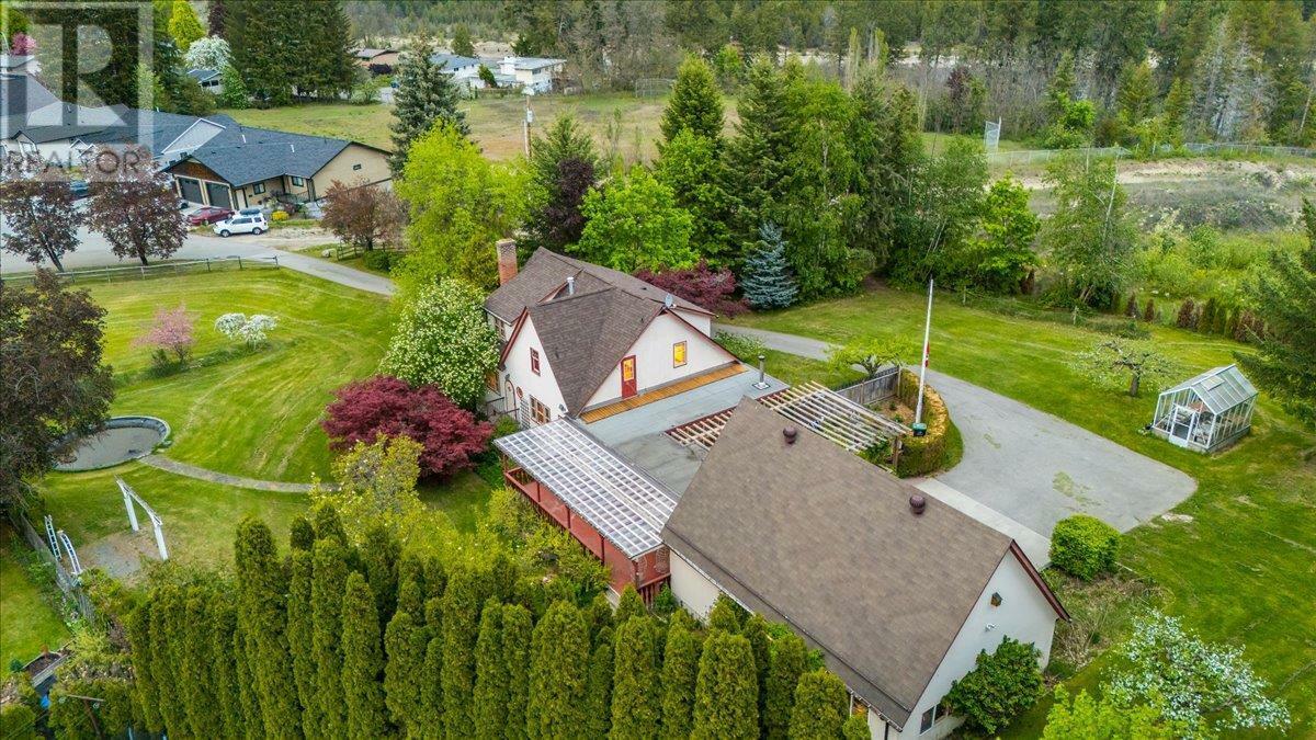 Property Photo: 102 18th Street BC V1N 2M7