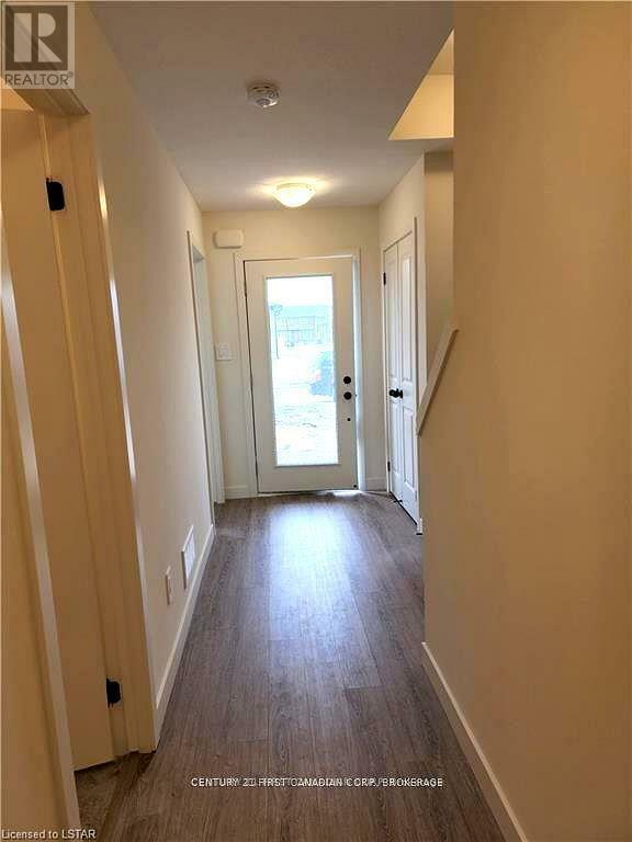 Property Photo: 1781 Henrica Avenue 44 ON N6G 0Y2