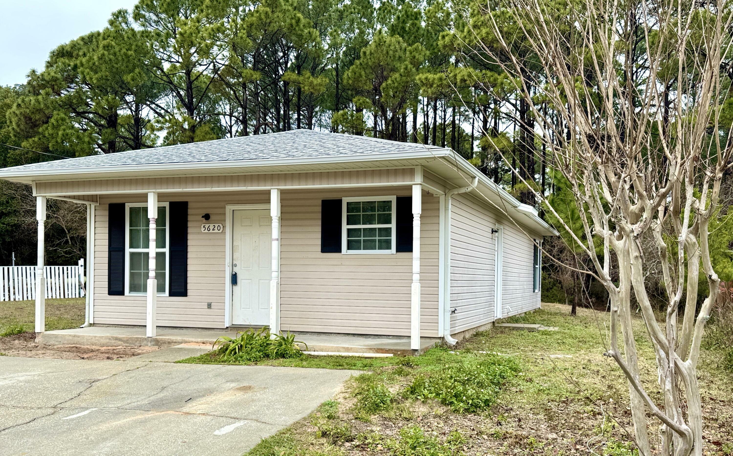 5620 Charter Circle  Gulf Breeze FL 32563 photo