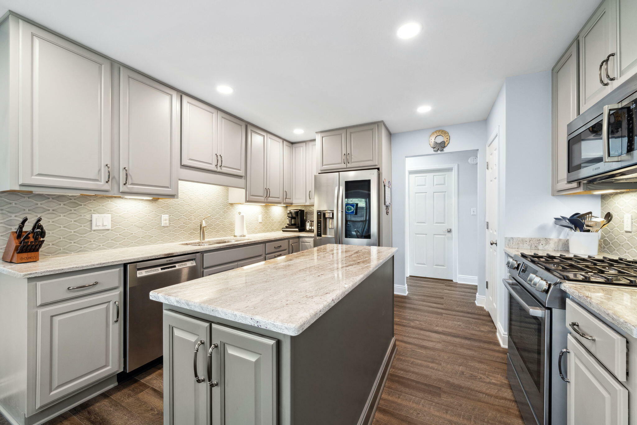 Property Photo: 4552 Knollwood Lane FL 32578