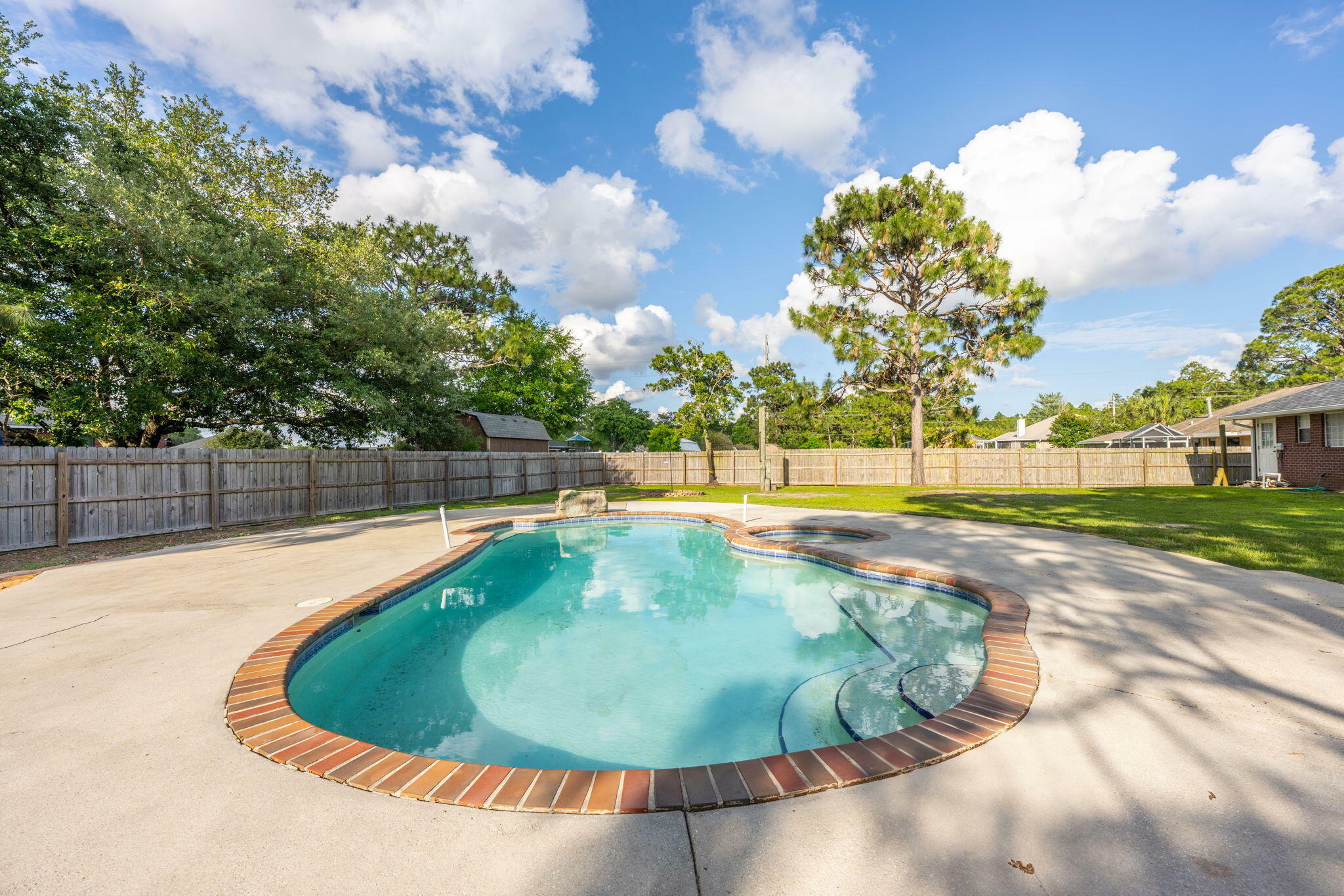 Property Photo: 6562 Bellingham Street FL 32566