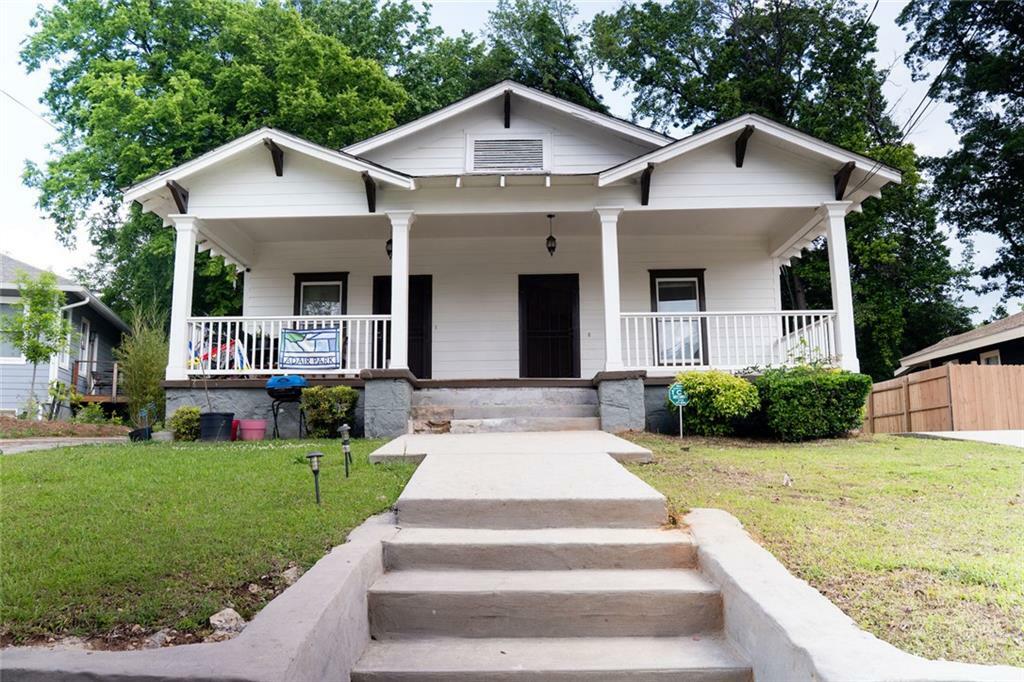 Property Photo: 825 Brookline Street SW GA 30310