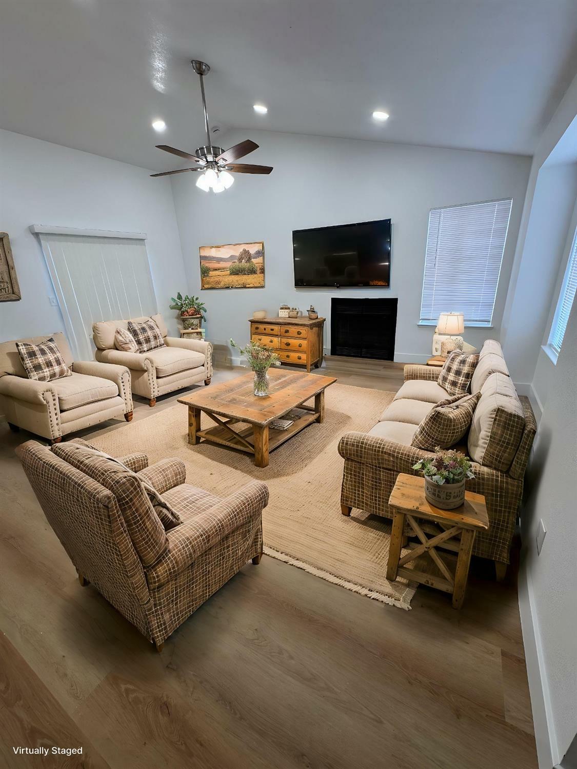 Property Photo: 3395 N Dewey Avenue CA 93722