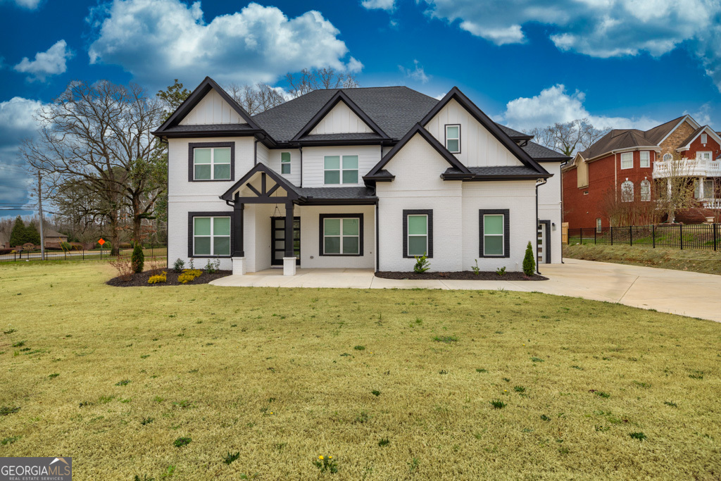 Property Photo: 481 Saddle Ridge Drive GA 30046