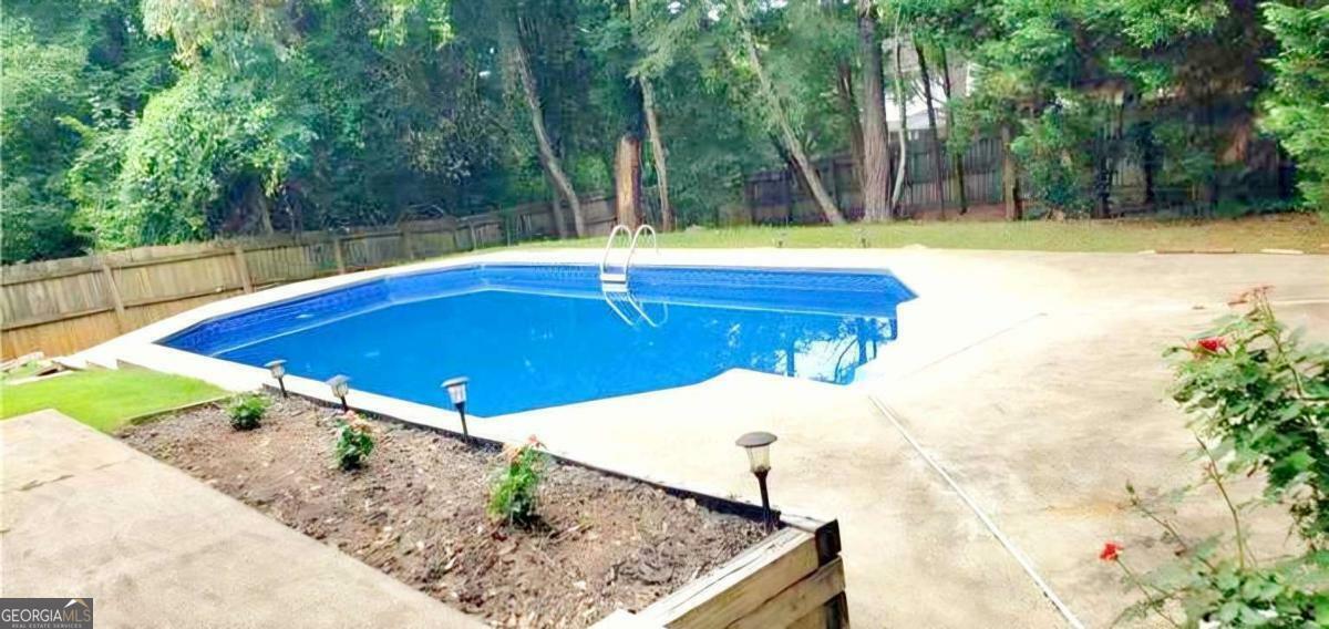 Property Photo: 6005 Pattingham Drive GA 30075