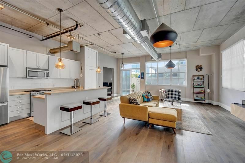 Property Photo: 410 NW 1st Ave 202 FL 33301