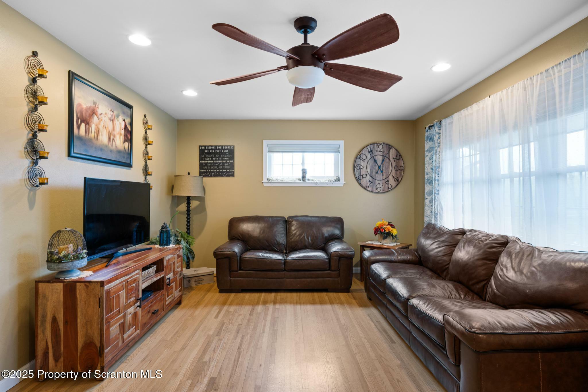 Property Photo: 512 Haven Lane PA 18411