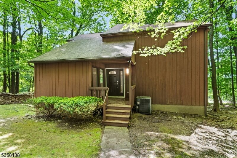 Property Photo:  19 Village Way 7 H  NJ 07462 