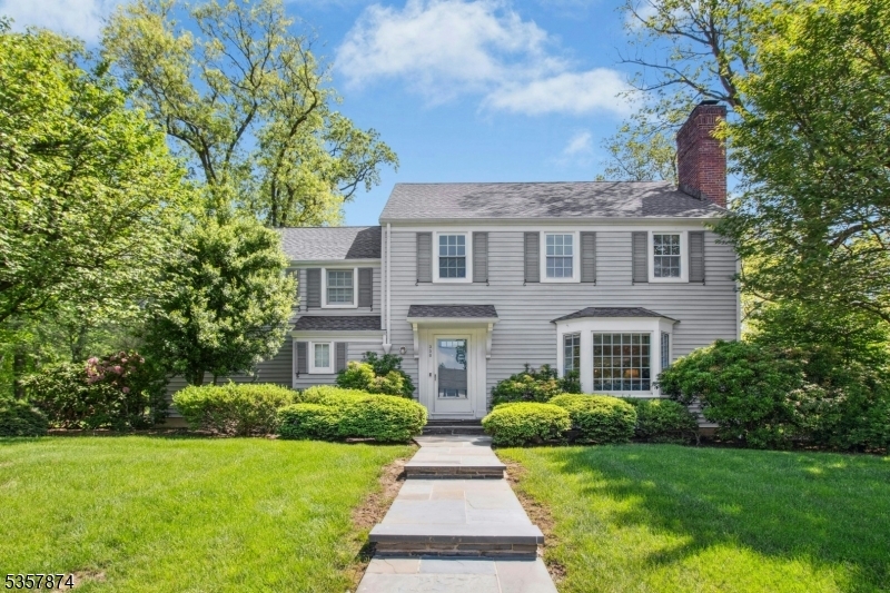 330 Tanager Way  Mountainside Boro NJ 07092 photo