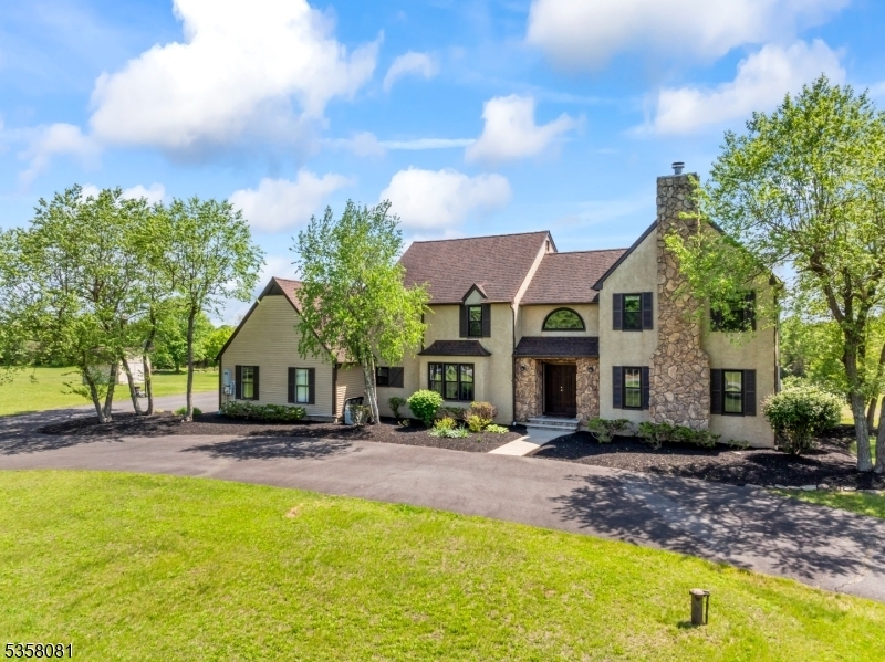 Property Photo: 6 Miller Farm Rd NJ 08873
