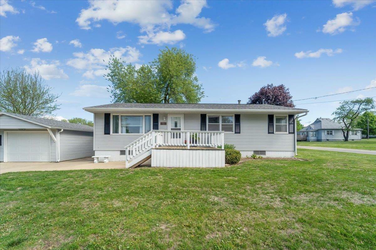 505 6th St NE  Oelwein IA 50662 photo