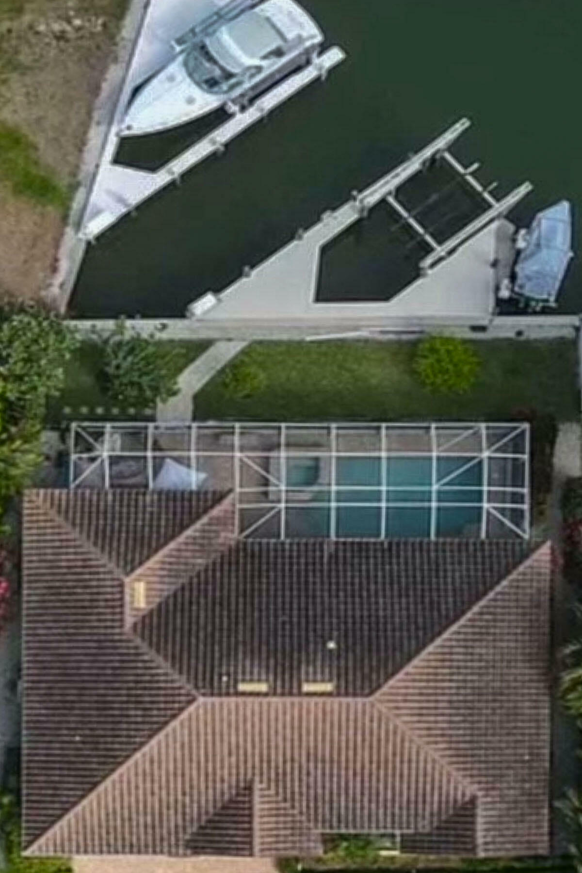 Property Photo: 269 Bass Court FL 34145