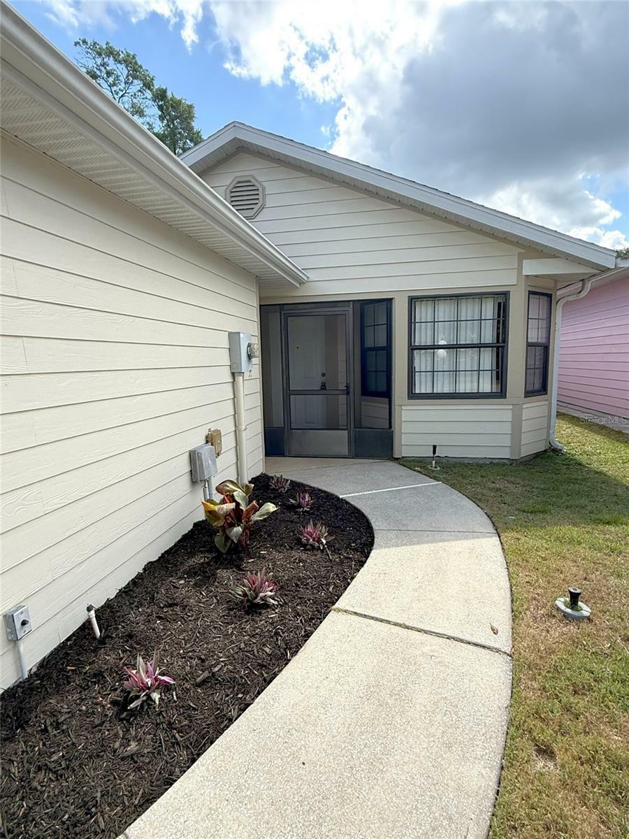 Property Photo: 2209 NE 40th Avenue FL 34470