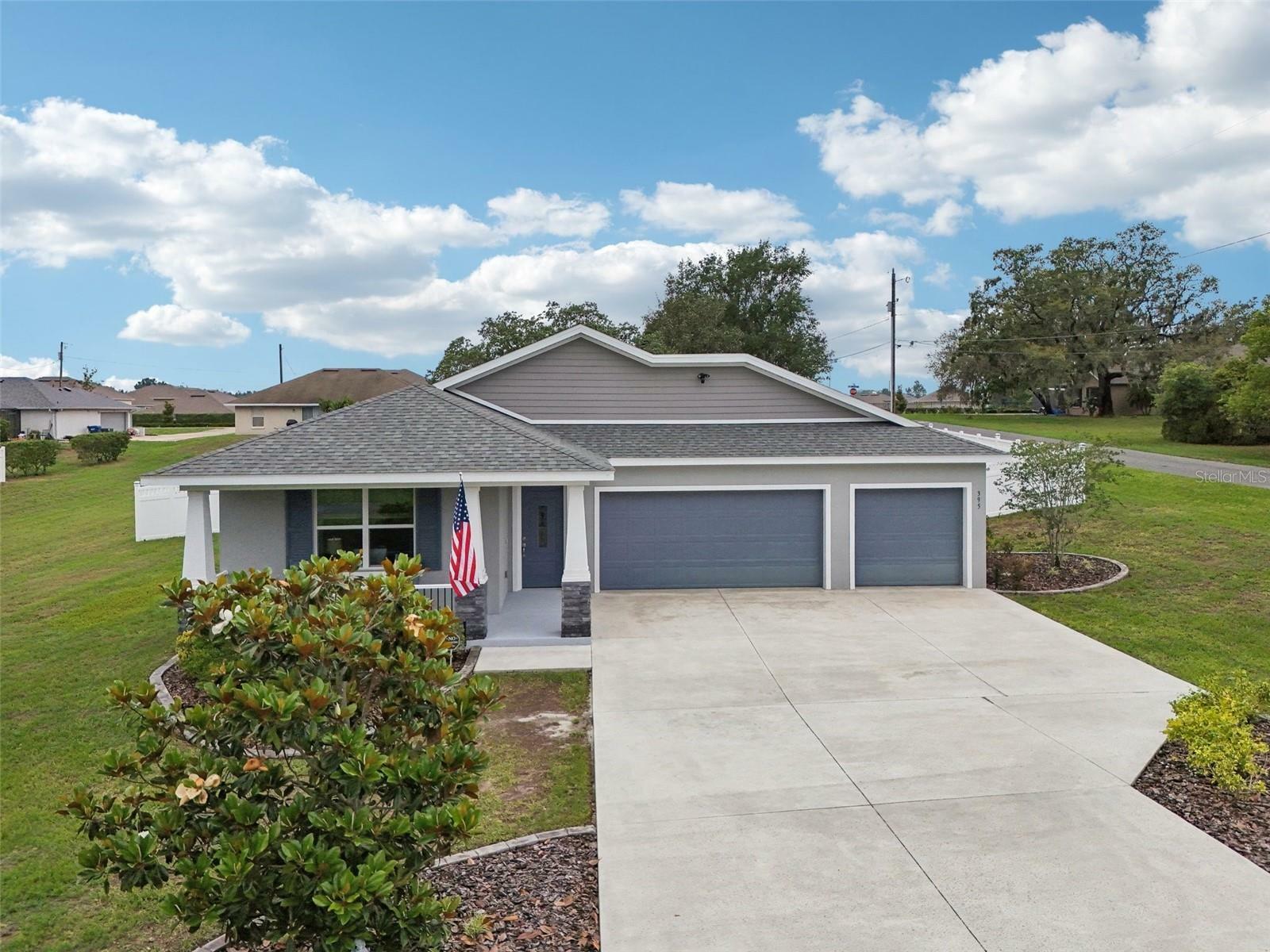 395 S Dixie Drive  Howey In the Hills FL 34737 photo