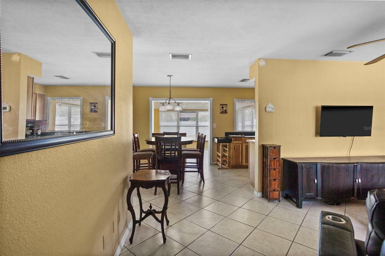 Property Photo: 1226 Hermitage Avenue FL 33764
