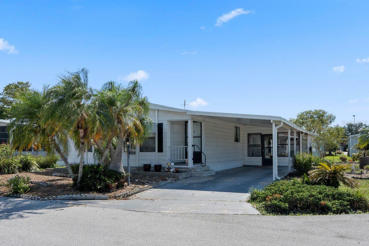 Property Photo: 6731 Canterbury Drive NE FL 33881