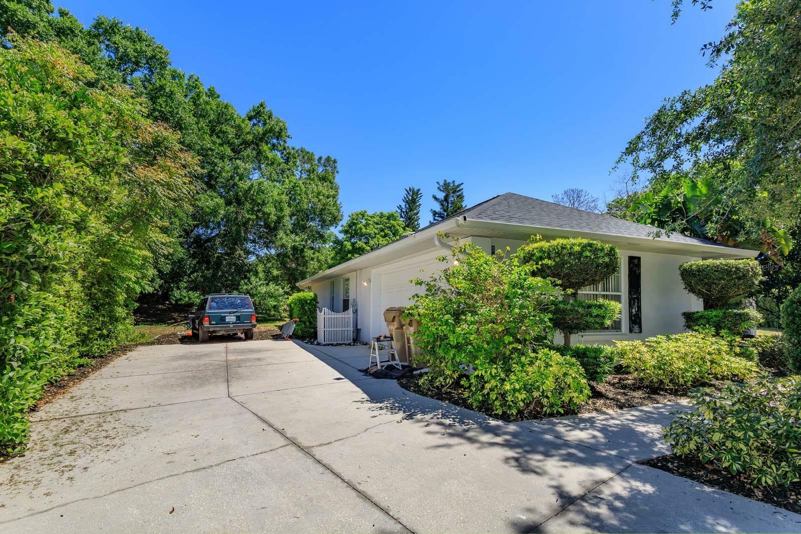 Property Photo: 11442 Beggs Court FL 34711