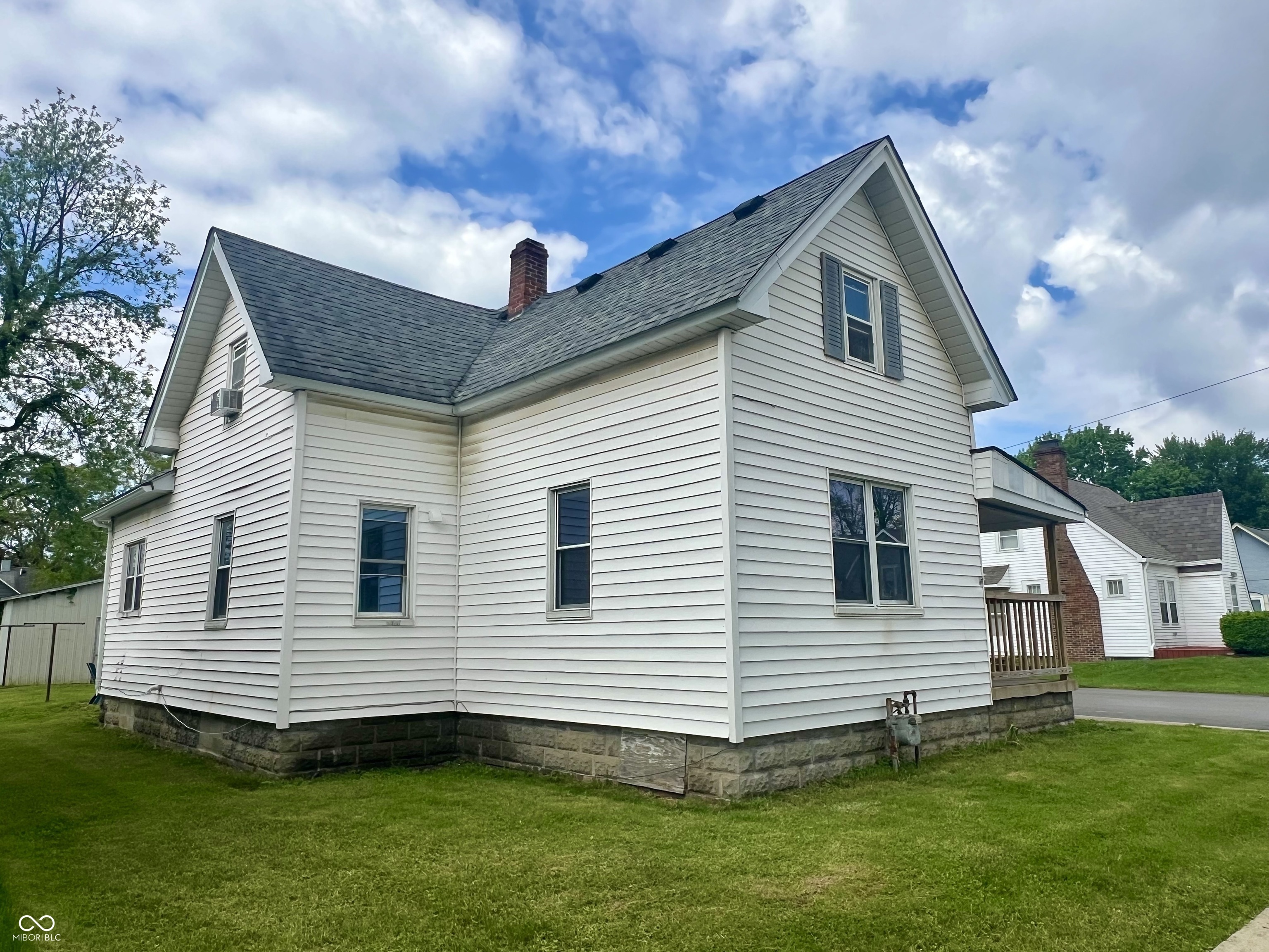 Property Photo: 600 S Oak Street IN 46040