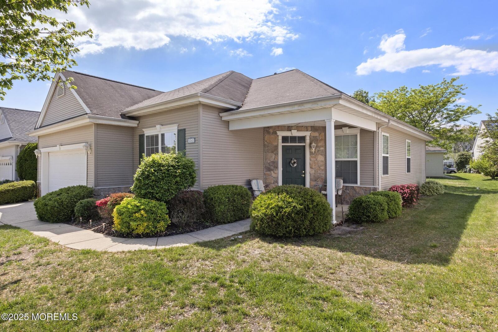 Property Photo:  26 Reef Lane  NJ 08087 