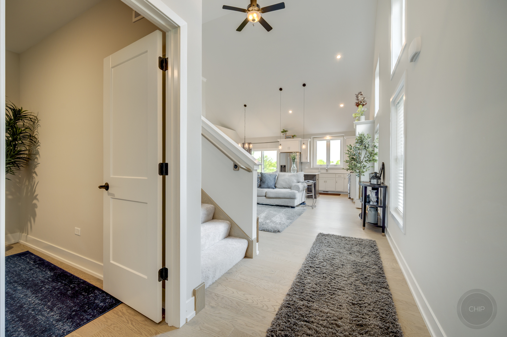Property Photo: 570 Sudbury Circle IL 60543