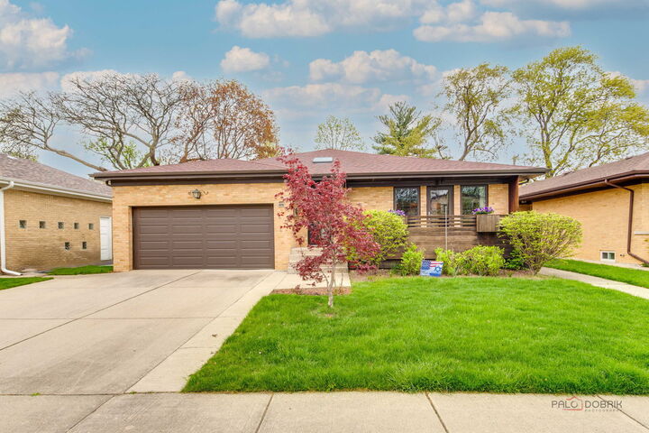 Property Photo:  4234 Suffield Court  IL 60076 