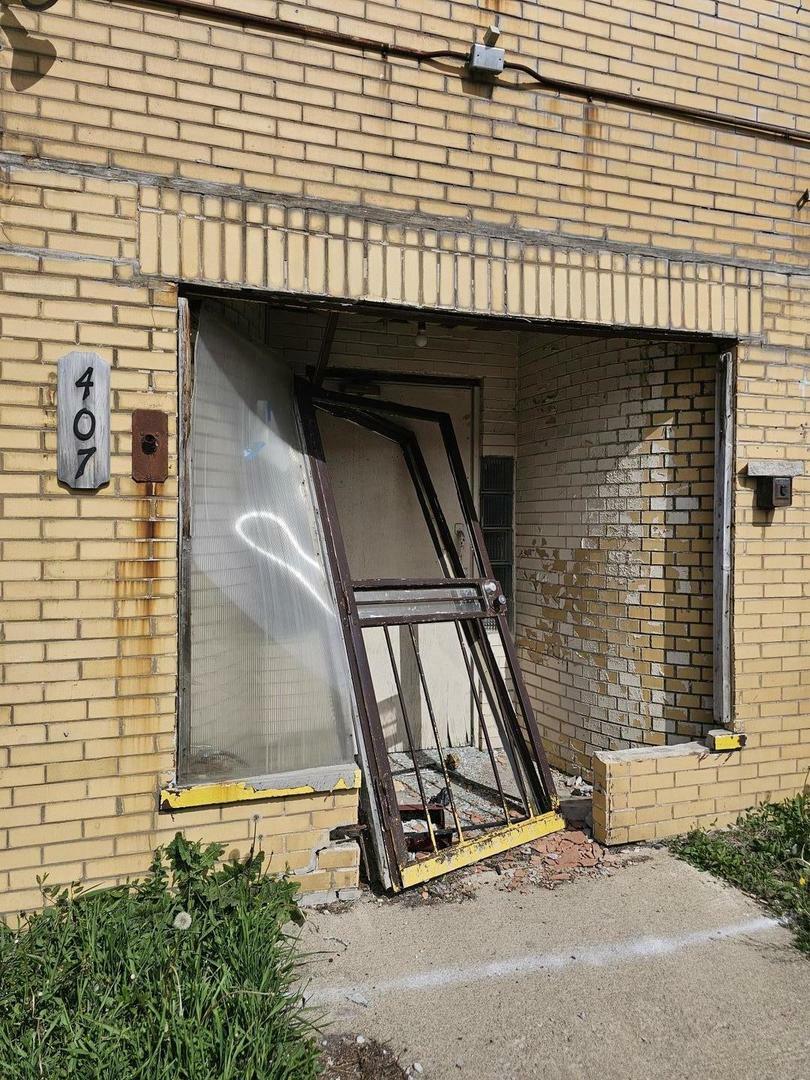Property Photo: 407 25th Avenue IL 60104