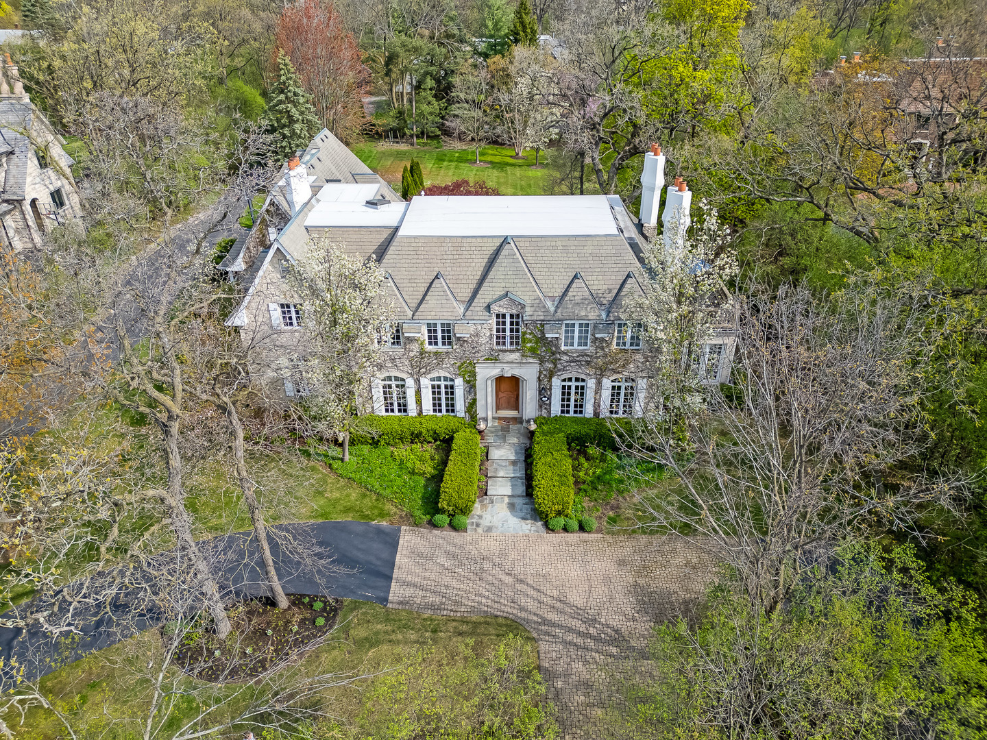 Property Photo:  401 Glendale Avenue  IL 60523 