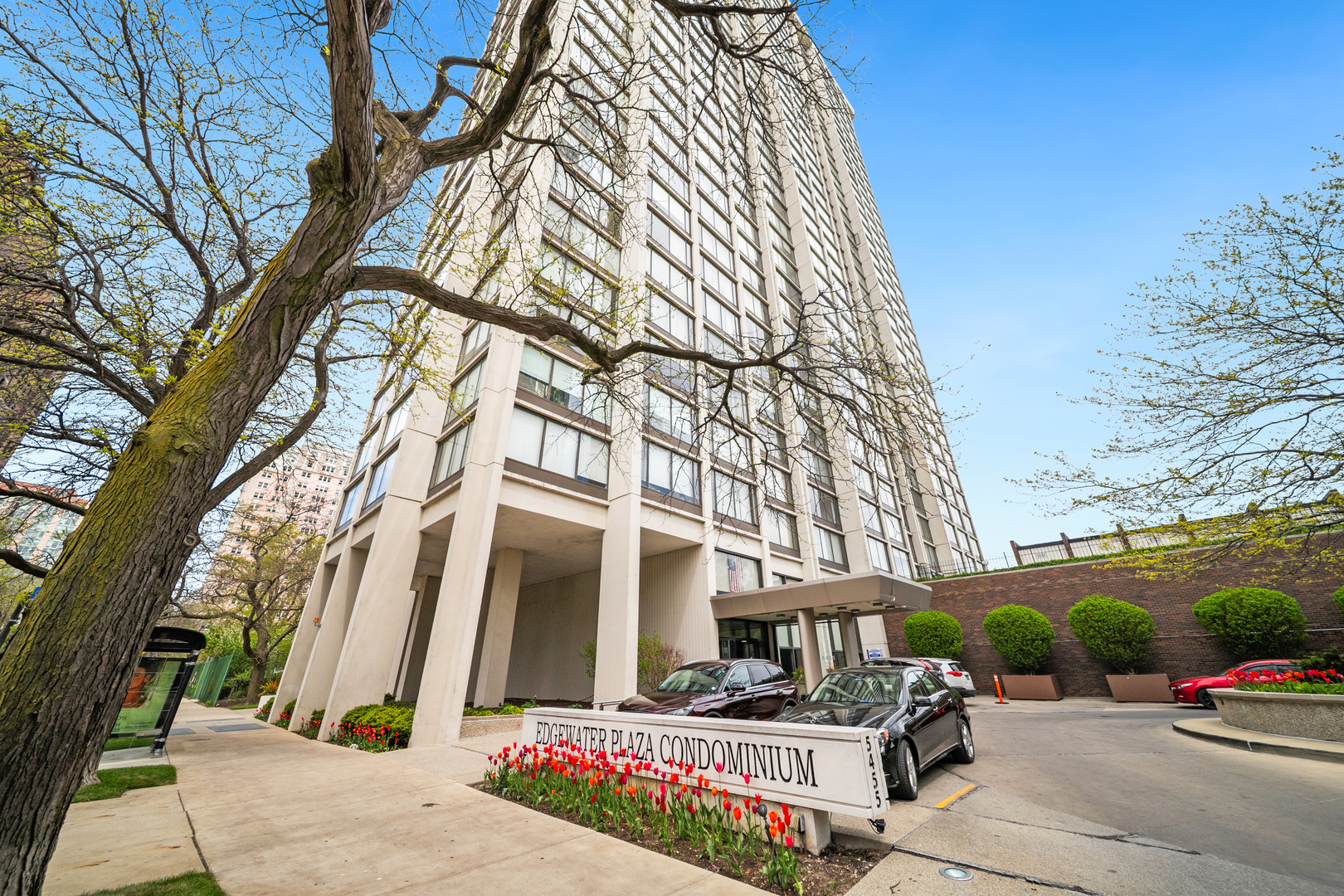 Property Photo: 5455 N Sheridan Road 3804 IL 60640
