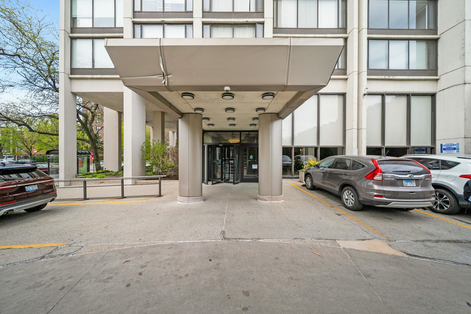 Property Photo: 5455 N Sheridan Road 3804 IL 60640