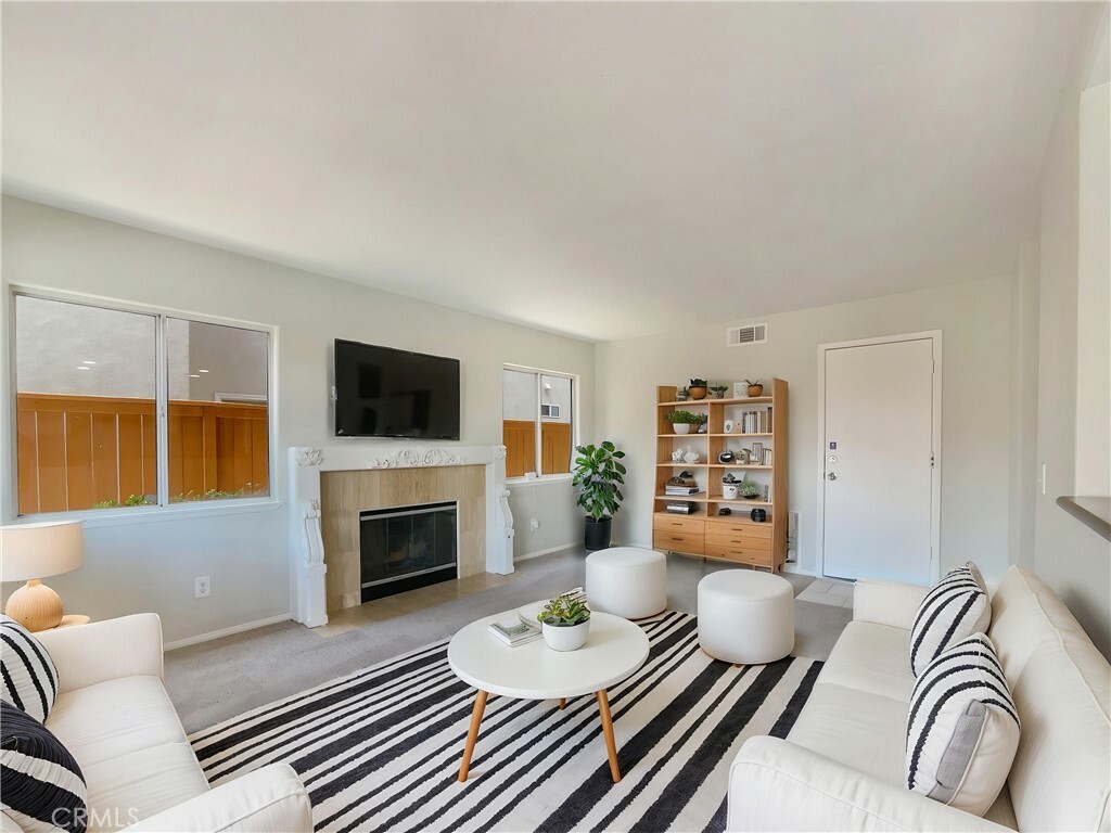 Property Photo: 25083 Parkcrest Drive CA 92562