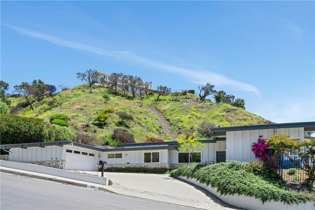 Property Photo: 1032 Enchanted Way CA 90272