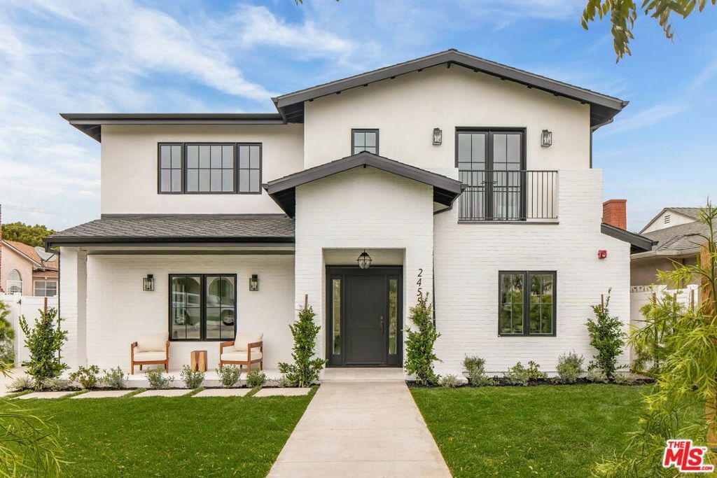 Property Photo: 2455 23rd Street CA 90405